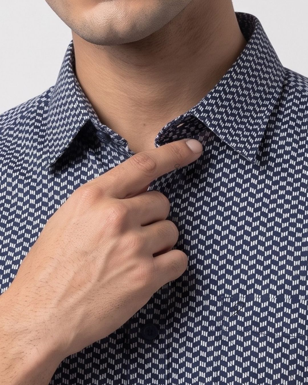 MEN’S NAVY BLUE MICRO PRINT HALF SLEEVE SHIRT – YELLOW PEPPER
THE YELLOW PEPPER MEN’S NAVY BLUE MICRO PRINT HALF SLEEVE SHIRT FEATURES A REFINED ALL-OVER GEOMETRIC PRINT, CLASSIC COLLAR AND BUTTON-FRONT DESIGN. EASY TO PAIR WITH CHINOS, TROUSERS OR DENIM, IT’S A VERSATILE CHOICE FOR OFFICE, SMART-CASUAL AND WEEKEND WEAR.